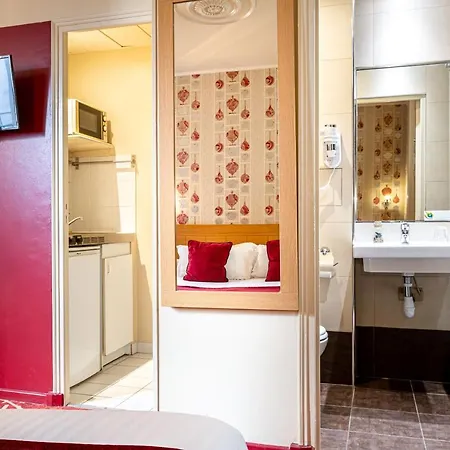 Romance Malesherbes By Patrick Hayat Hotel Parijs