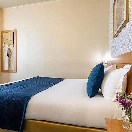 Hotel Romance Malesherbes By Patrick Hayat Parijs