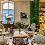 Szálloda Romance Malesherbes By Patrick Hayat 3*
