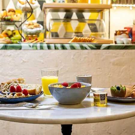 Romance Malesherbes By Patrick Hayat Hotel