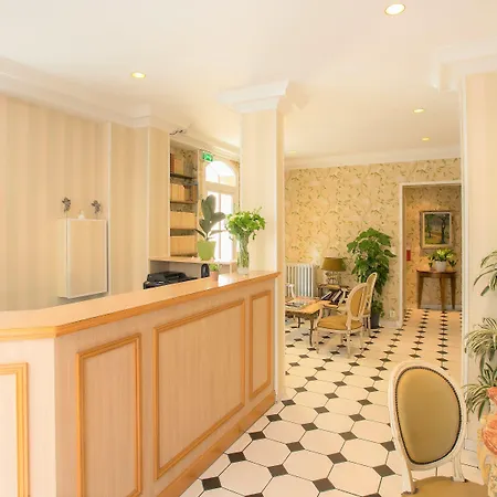 Hotel Romance Malesherbes By Patrick Hayat 3*