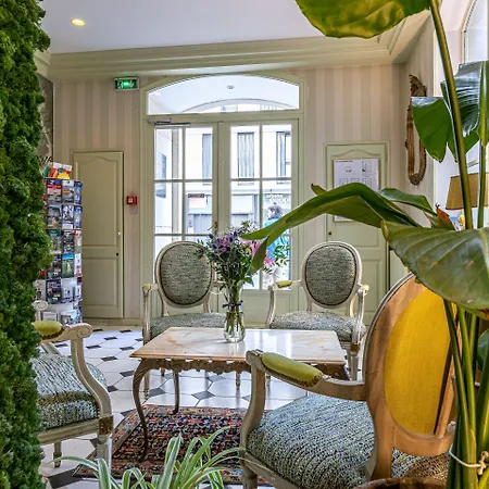 Romance Malesherbes By Patrick Hayat Hotel