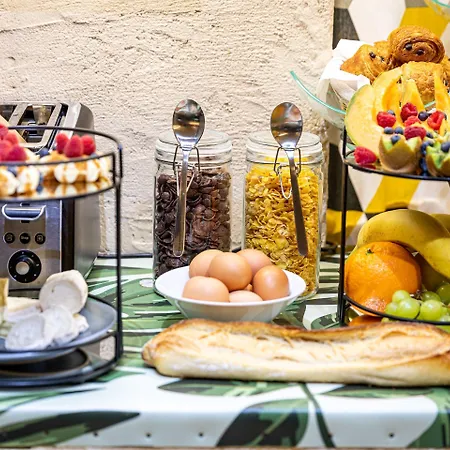 Hotel Romance Malesherbes By Patrick Hayat 3*