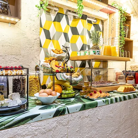 Hotel Romance Malesherbes By Patrick Hayat 3*