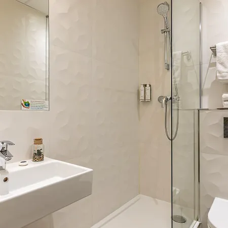 Hotel Romance Malesherbes By Patrick Hayat 3*