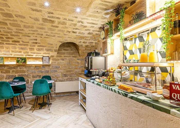 Romance Malesherbes By Patrick Hayat 3* פריז