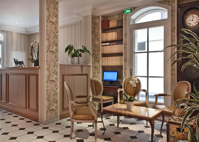 Romance Malesherbes By Patrick Hayat פריז