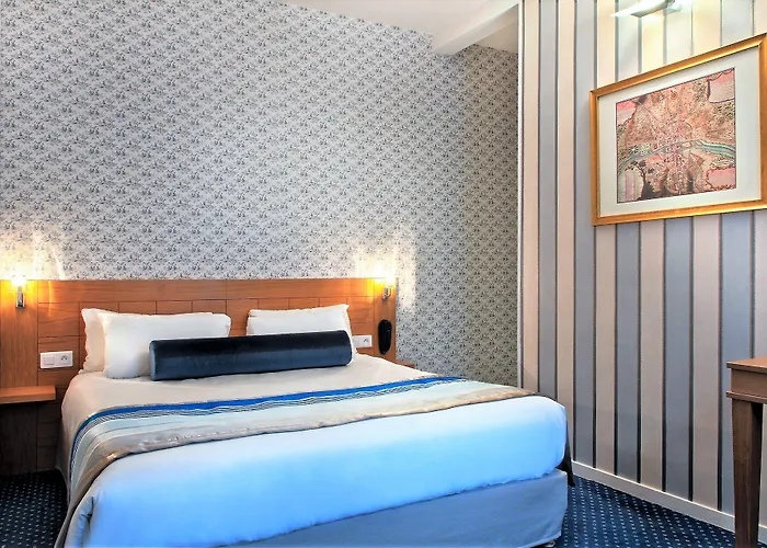 Romance Malesherbes By Patrick Hayat 3* פריז