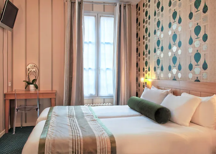 Romance Malesherbes By Patrick Hayat פריז