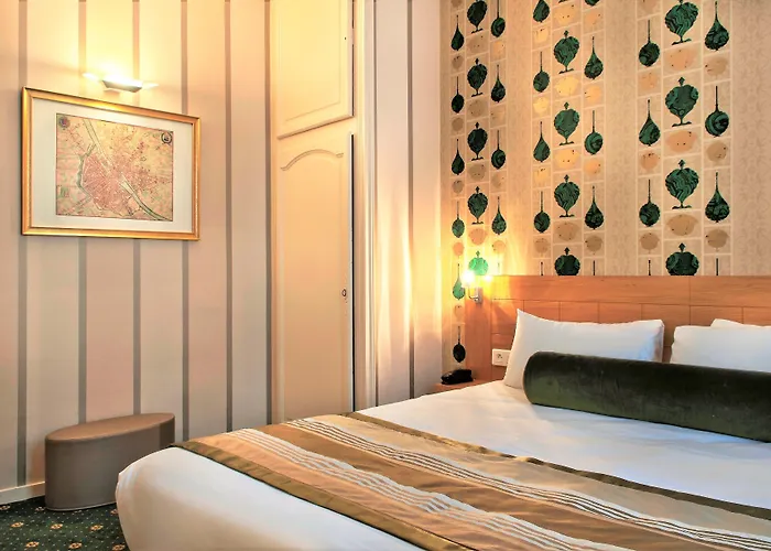 Romance Malesherbes By Patrick Hayat מלון 3*