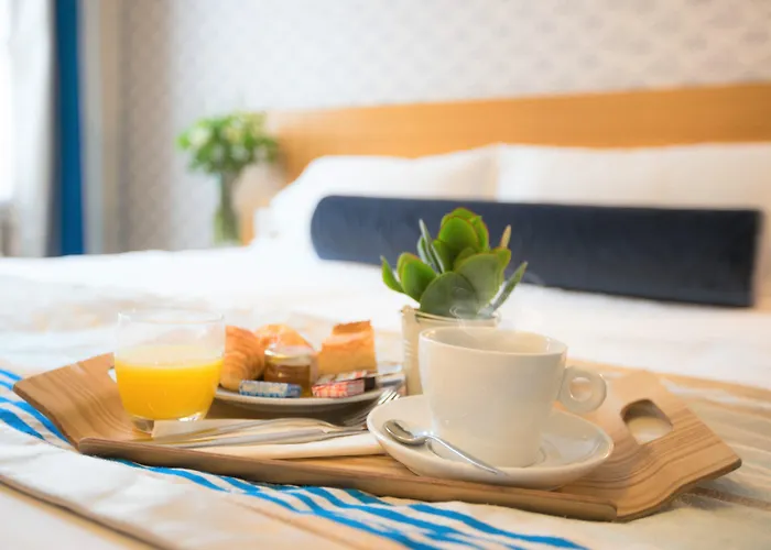 Romance Malesherbes By Patrick Hayat מלון 3*