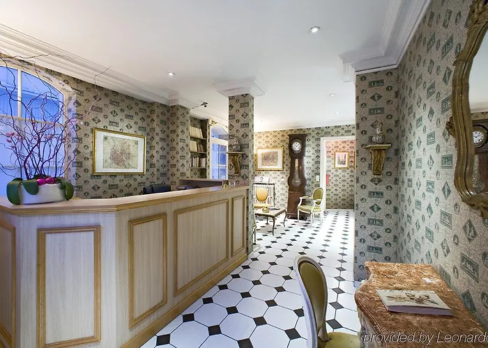 Romance Malesherbes By Patrick Hayat פריז