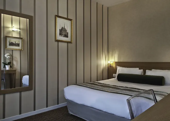 Romance Malesherbes By Patrick Hayat 3* פריז