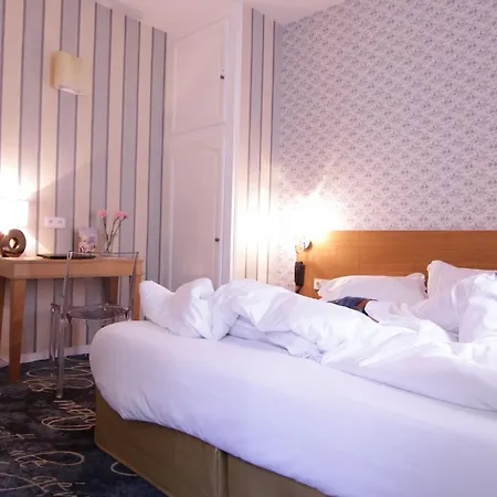 Romance Malesherbes By Patrick Hayat 3* Paris