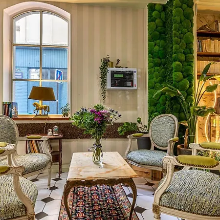 Hotel Romance Malesherbes By Patrick Hayat 3*
