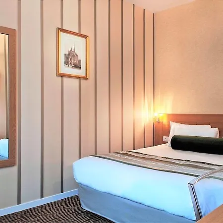 Romance Malesherbes By Patrick Hayat 3* Paris