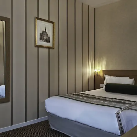 Romance Malesherbes By Patrick Hayat 3* Paris